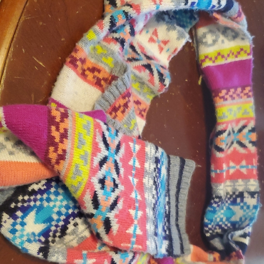 Colorful Patterned Knit Scarf